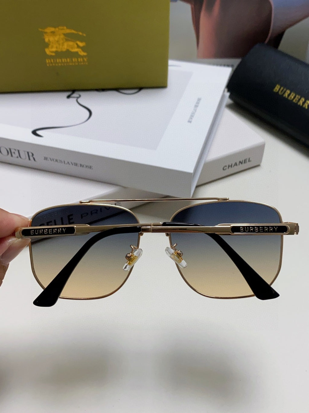 Burberry Polarized Fashion Silver Lens Sunglasses for Men - 358592 - detail image 4