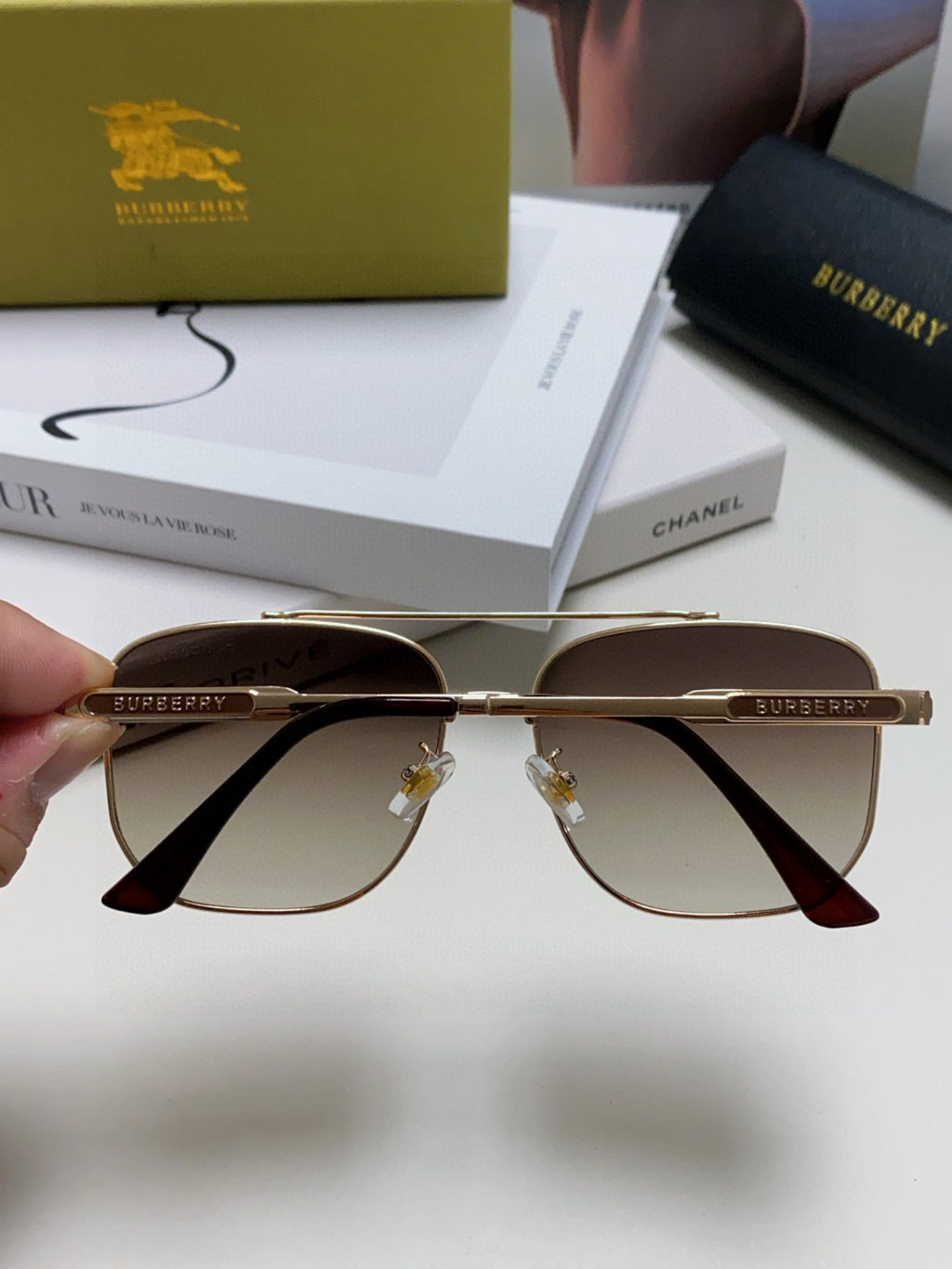 Burberry Polarized Fashion Silver Lens Sunglasses for Men - 432431 - detail image 3