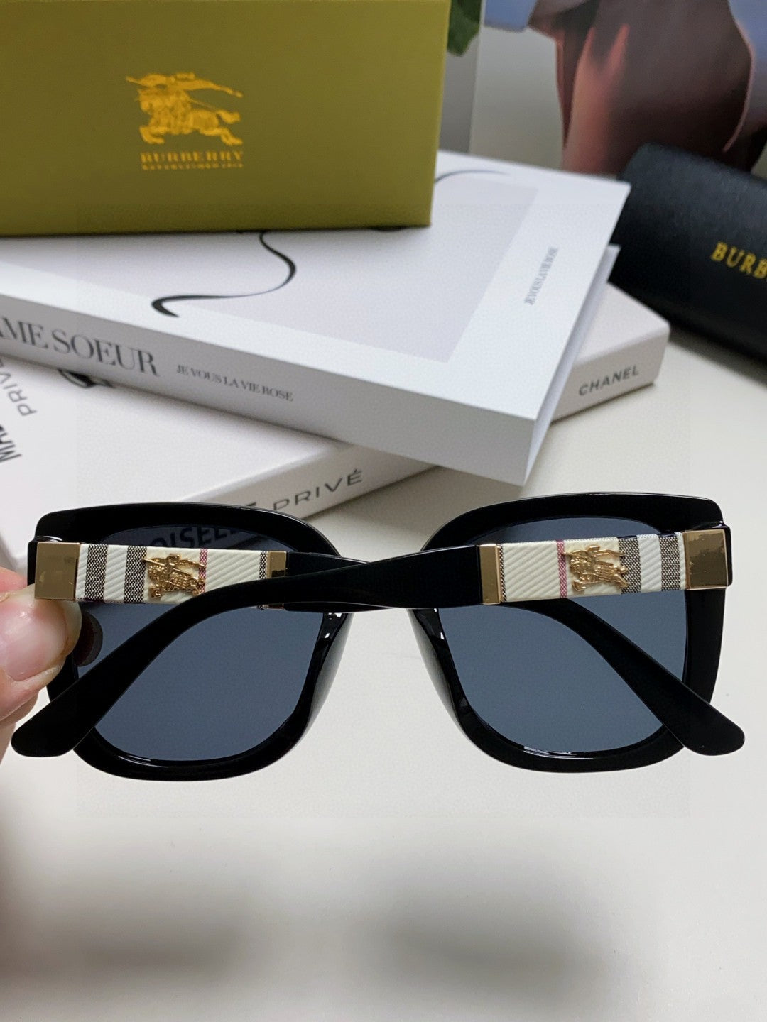 Burberry Oversized Black Lens Sunglasses for Men & Women - 358596 - detail image 4