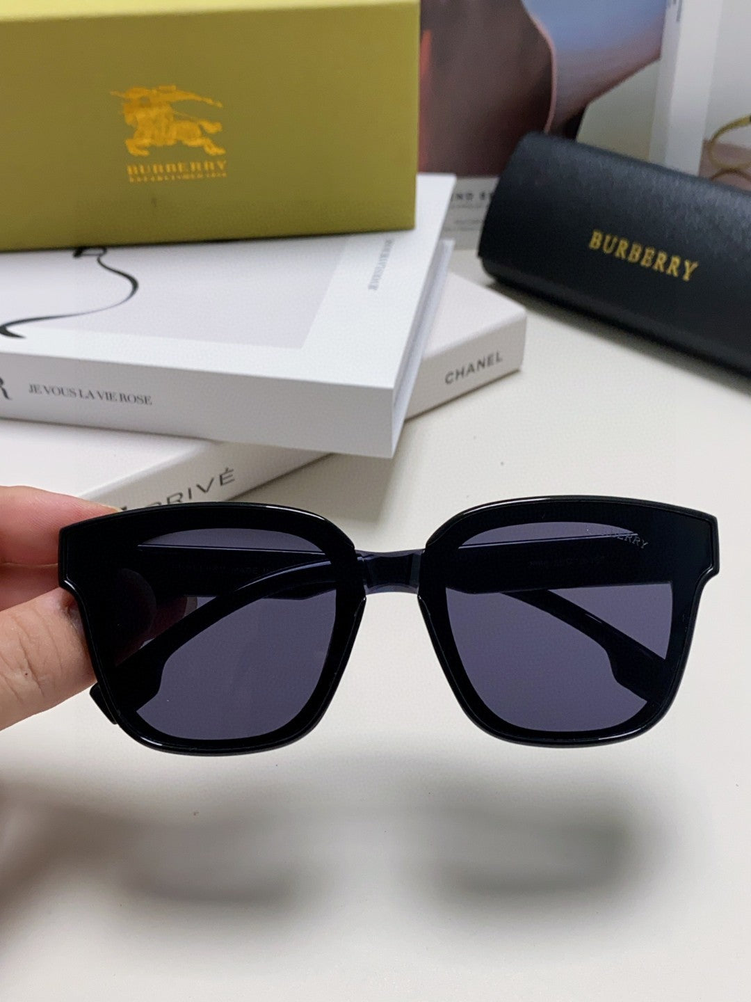 Burberry BE5446 Fashion Blue Lens Sunglasses for Men & Women - detail image 2