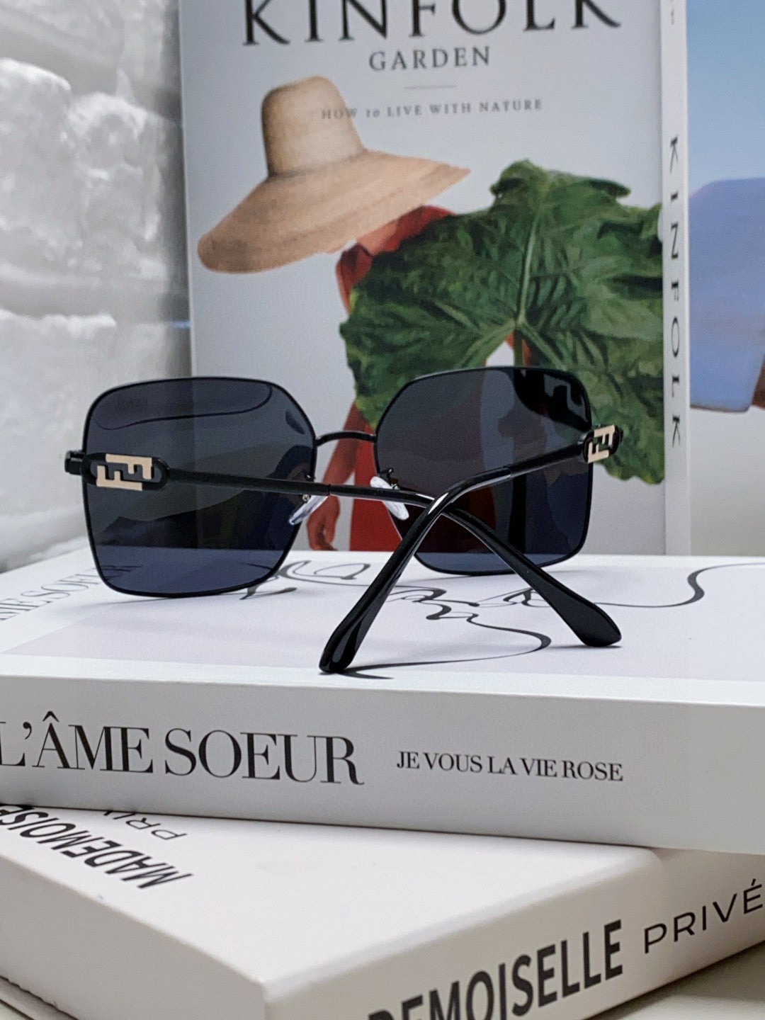 Fendi Polarized Metal Oversized Black Lens Sunglasses for Women - 358751 - detail image 2