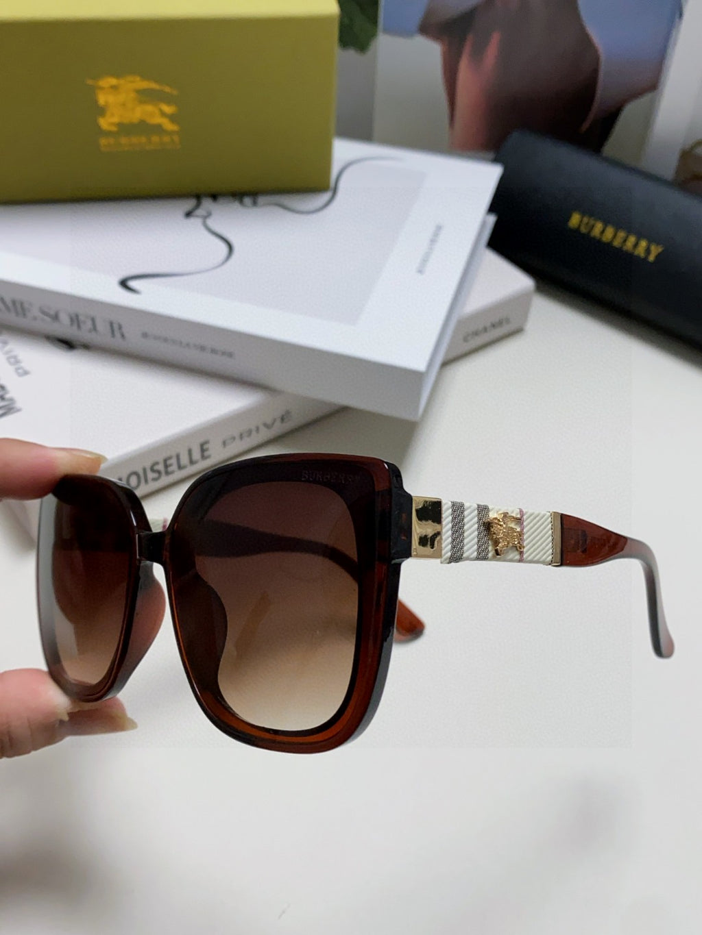 Burberry Oversized Black Lens Sunglasses for Men & Women - 449596 - detail image 5