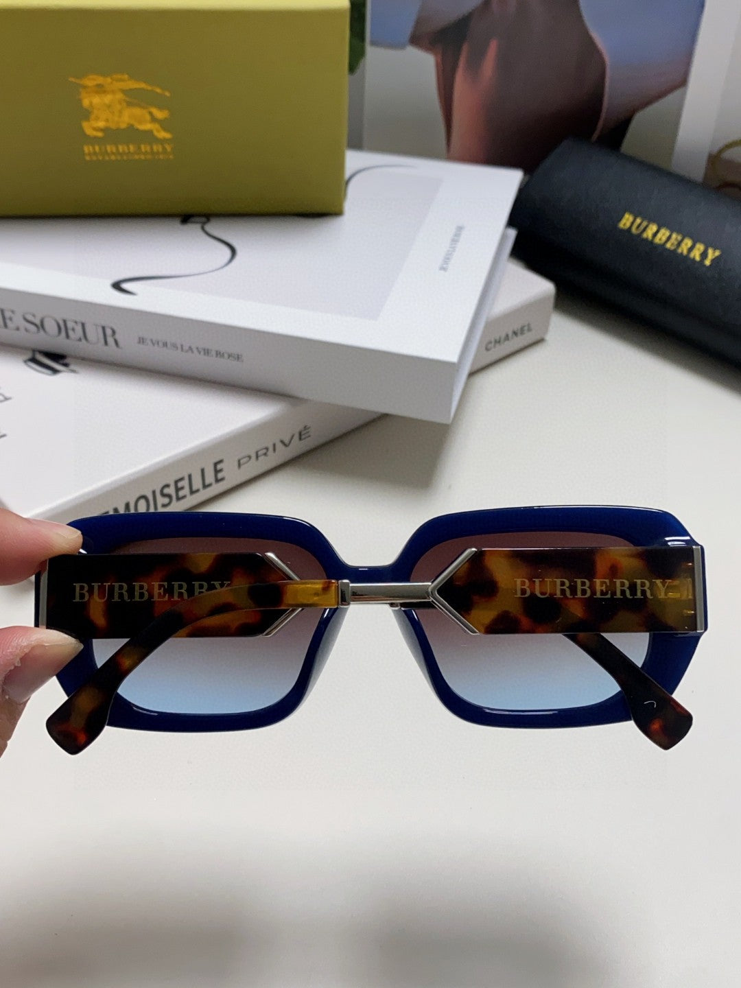 Burberry Rectangular Gray Lens Sunglasses for Men & Women - detail image 4