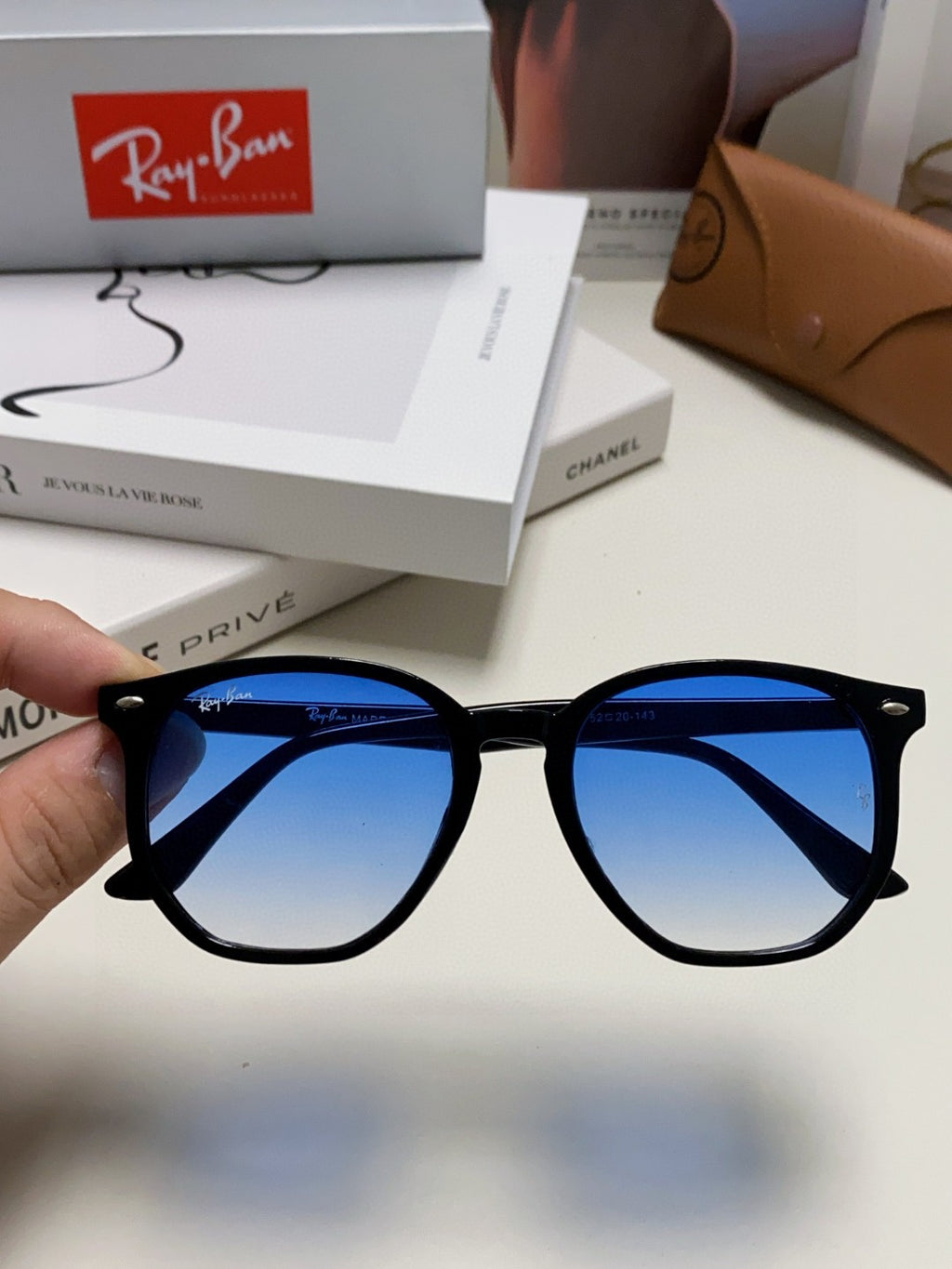 Ray-Ban RB4306 Oversized Black Lens Sunglasses for Men & Women - 416654 - detail image 5
