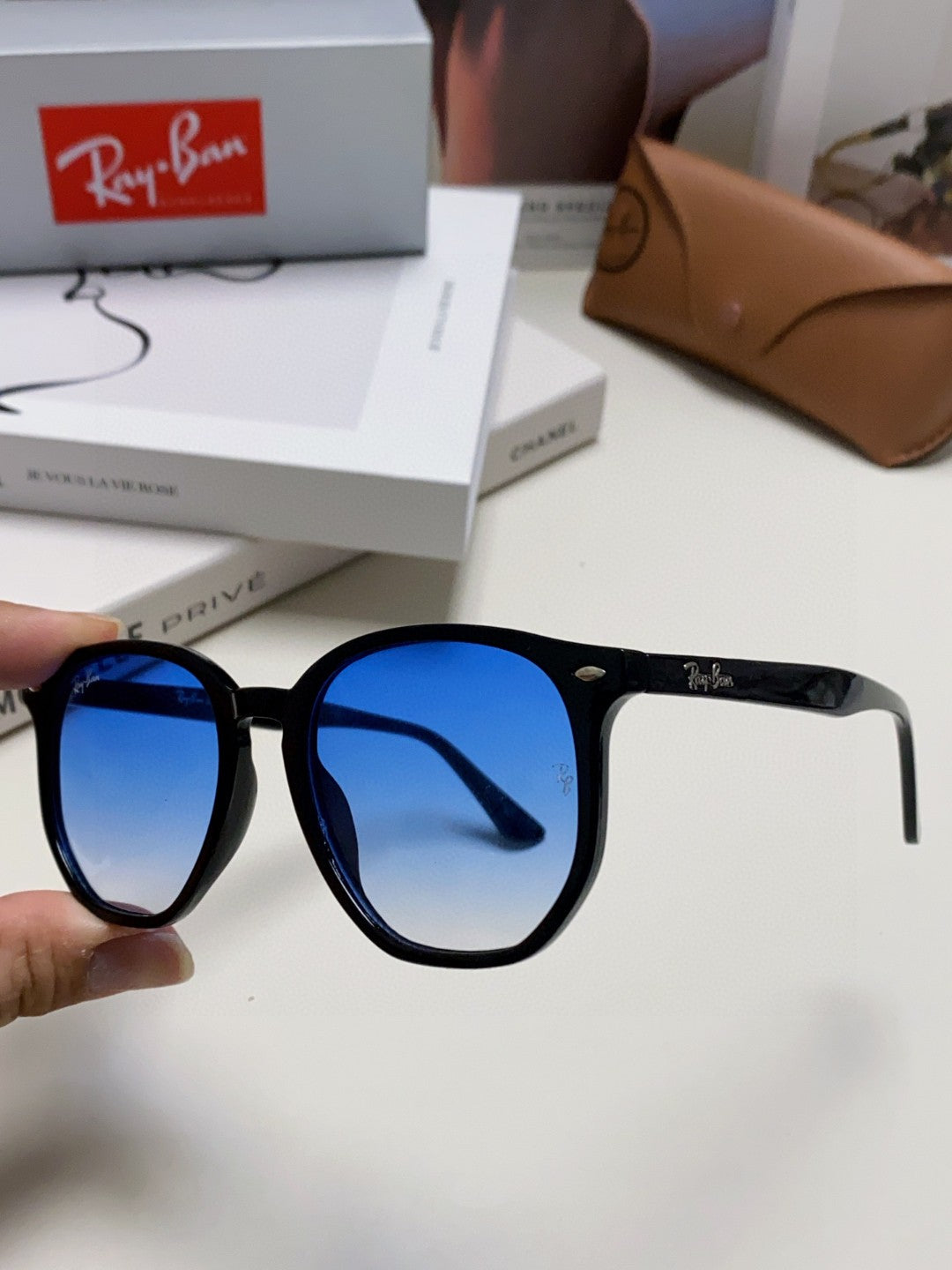 Ray-Ban RB4306 Oversized Black Lens Sunglasses for Men & Women - 416654 - detail image 7