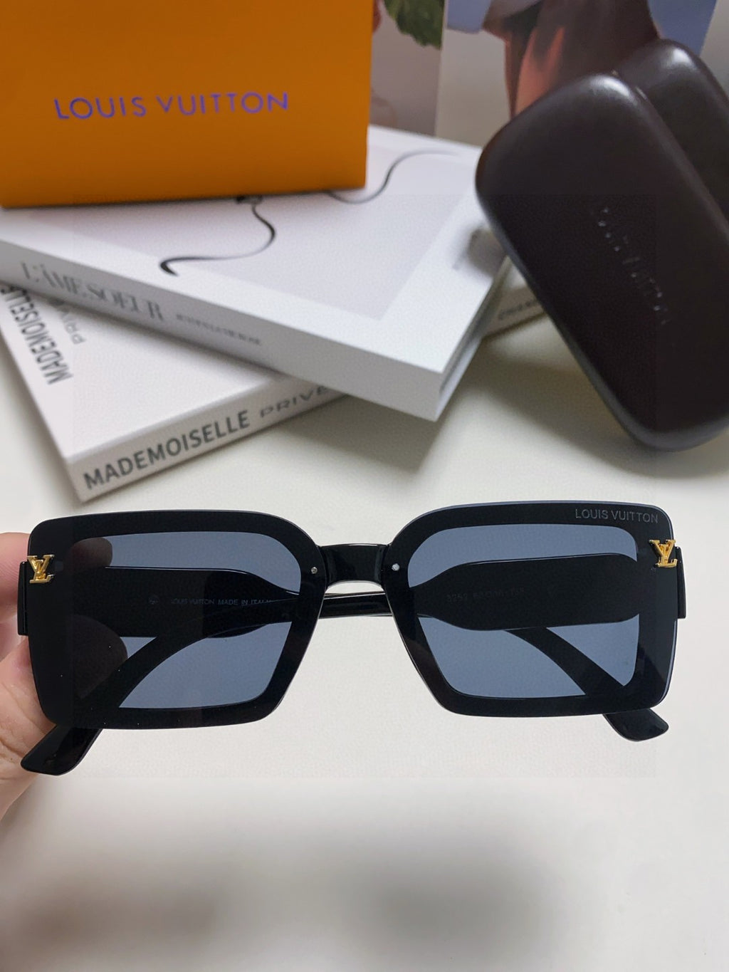 Louis Vuitton Polarized Square Gold Lens Sunglasses for Women - 933770 - detail image 2