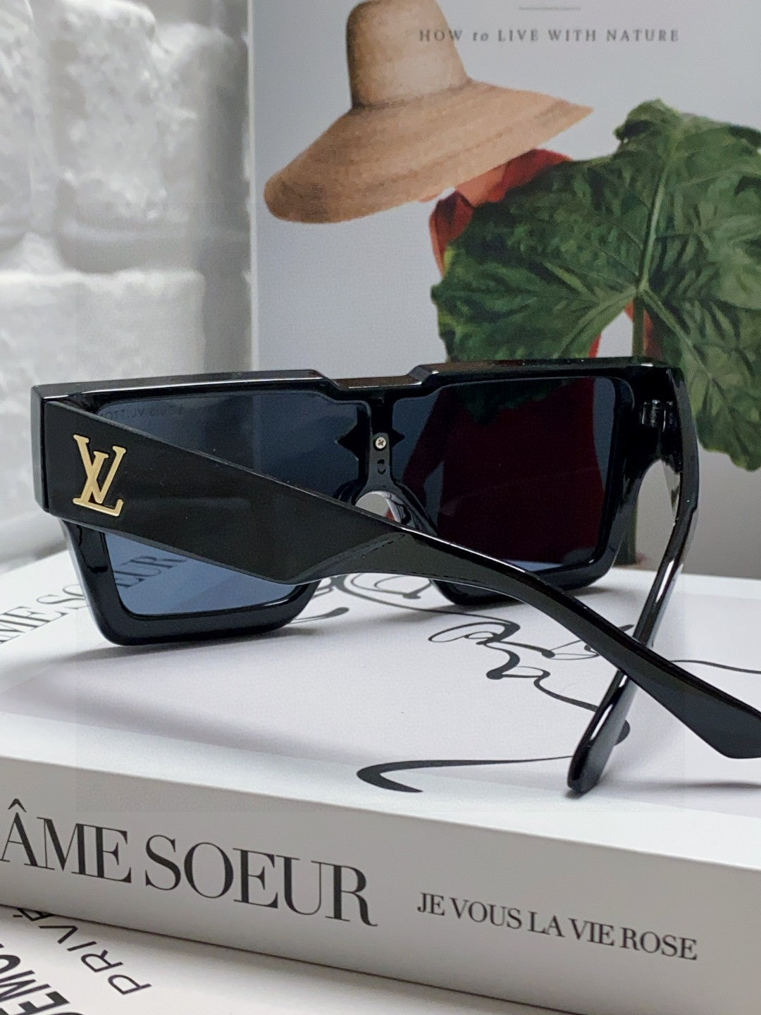 Louis Vuitton Square Black Lens Sunglasses for Men & Women - 933776 - detail image 2