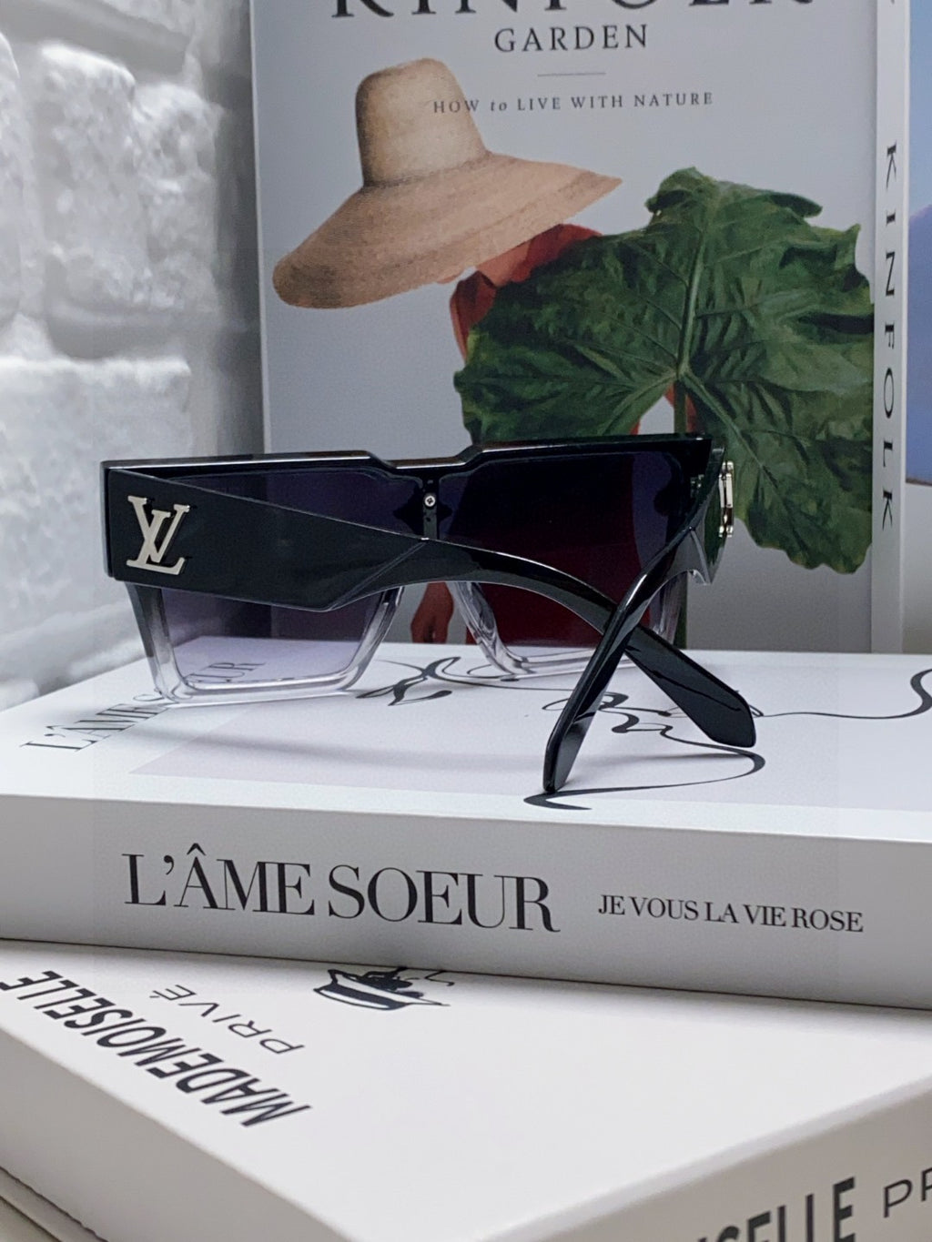 Louis Vuitton Square Black Lens Sunglasses for Men & Women - 933777 - detail image 2