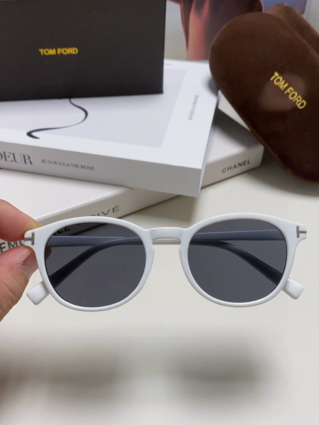 Tom Ford Polarized Round Gray Lens Sunglasses for Men & Women - 399349 - detail image 3