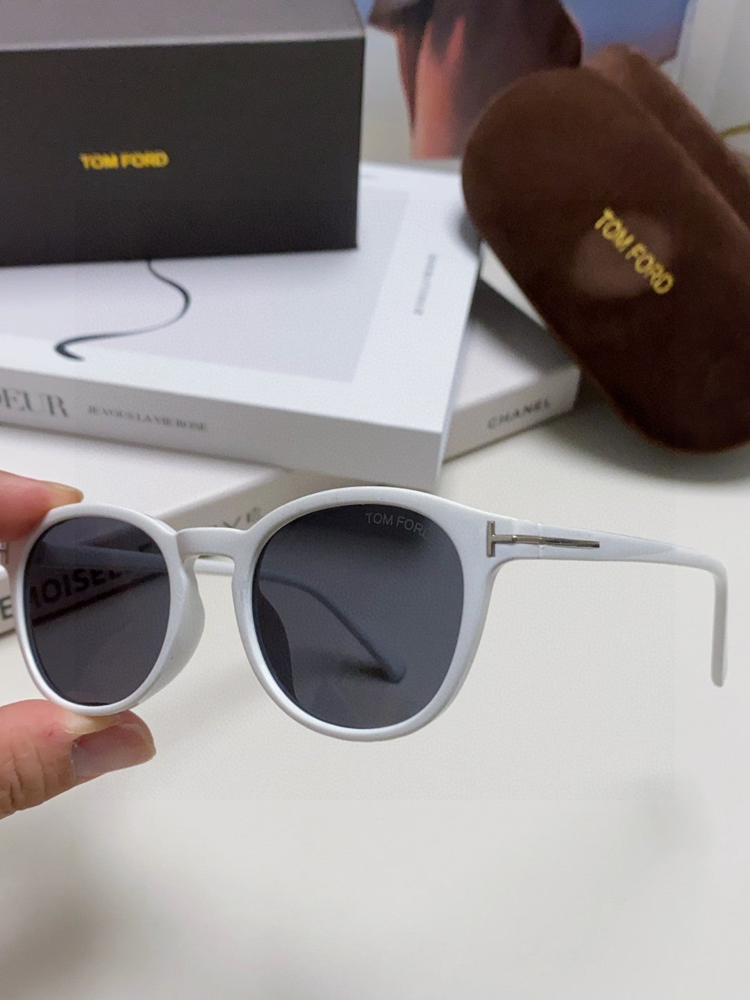 Tom Ford Polarized Round Gray Lens Sunglasses for Men & Women - 399349 - detail image 5