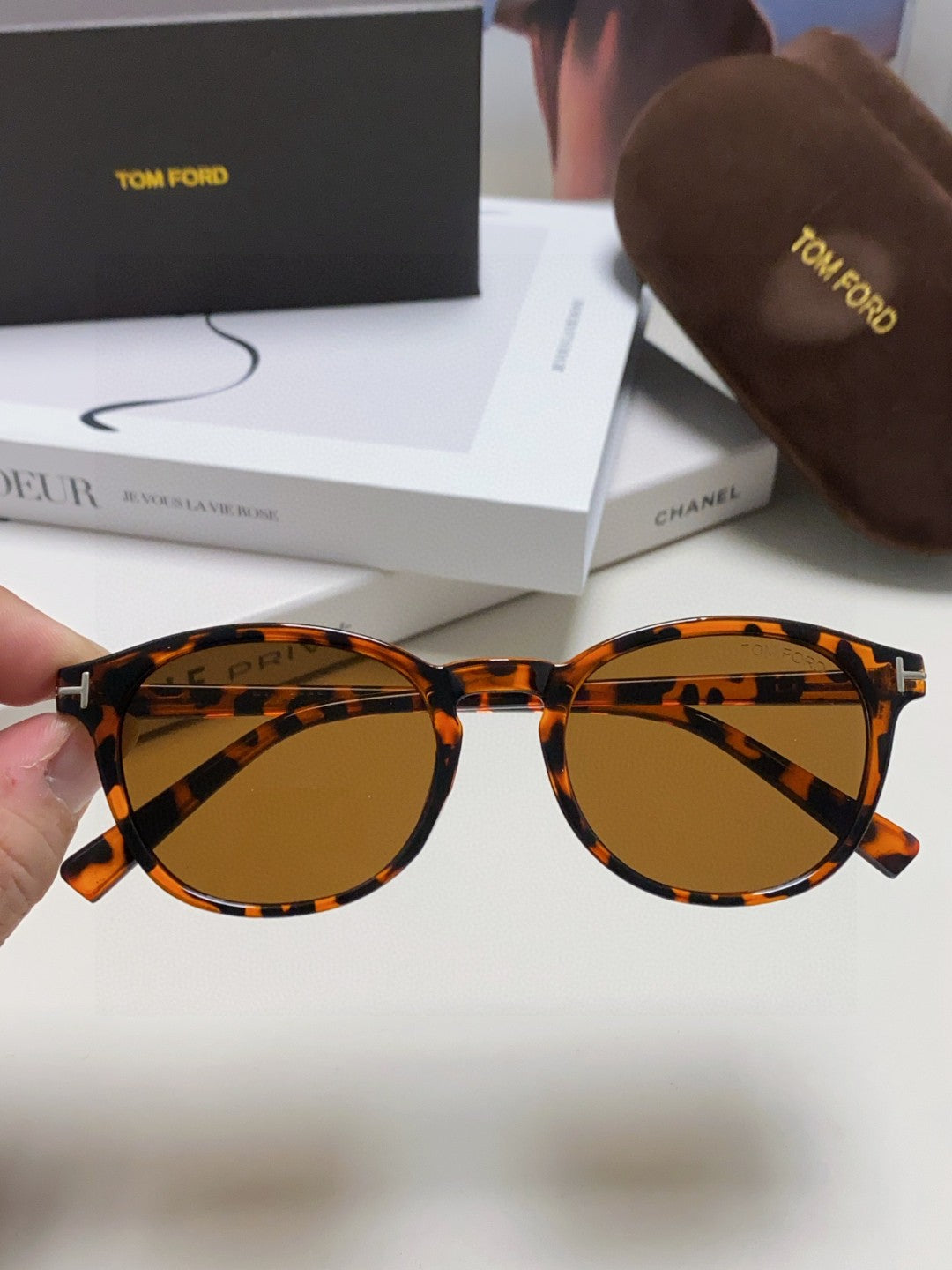 Tom Ford Polarized Round Brown Lens Sunglasses for Men & Women - 935472 - detail image 3