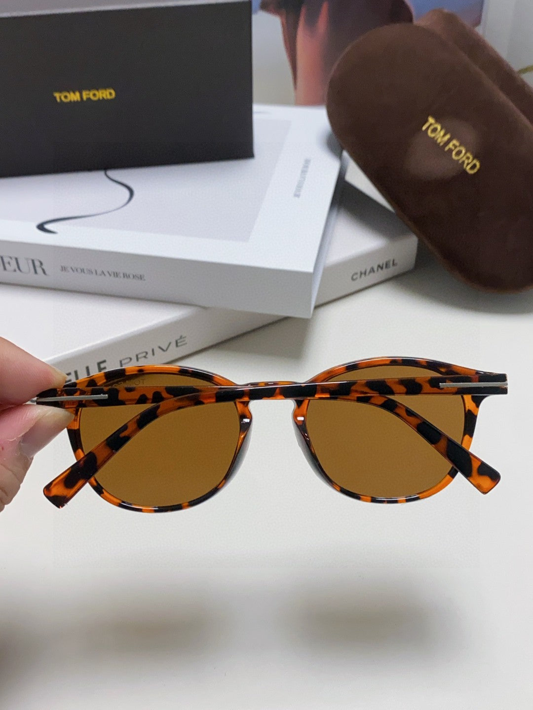 Tom Ford Polarized Round Brown Lens Sunglasses for Men & Women - 372569 - detail image 4