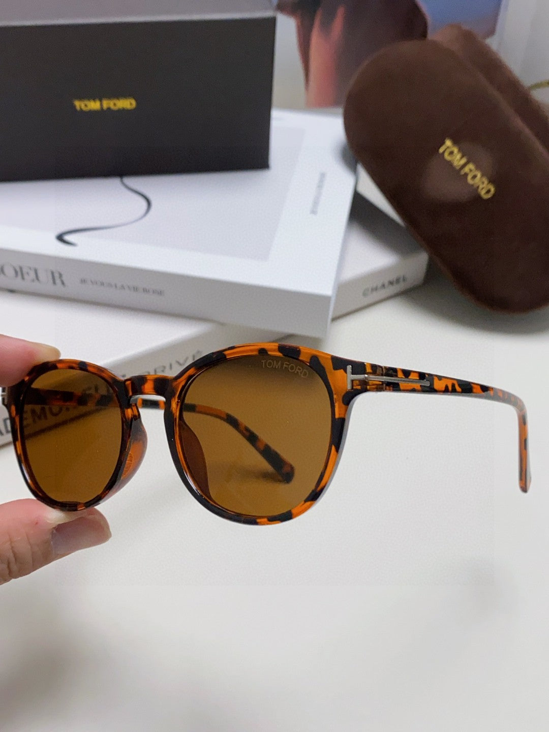 Tom Ford Polarized Round Brown Lens Sunglasses for Men & Women - 372569 - detail image 5