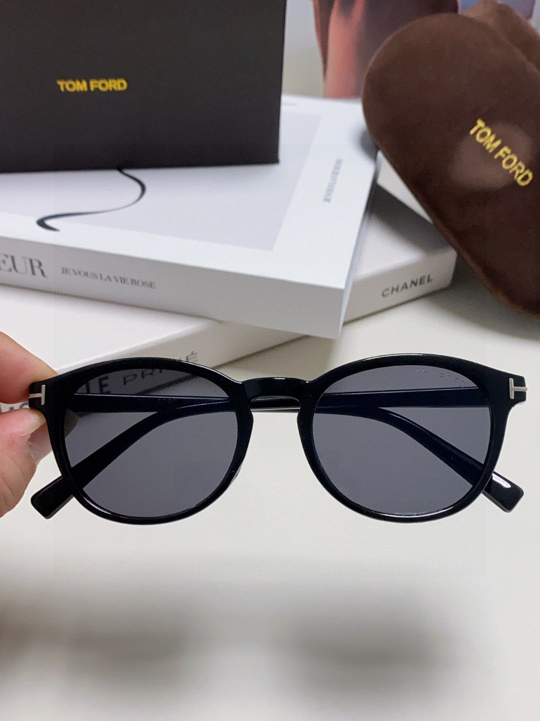 Tom Ford Polarized Round Black Lens Sunglasses for Men & Women - 935474 - detail image 5