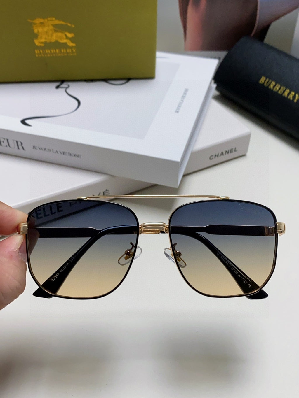 Burberry Polarized Fashion Silver Lens Sunglasses for Men - 382893 - detail image 3