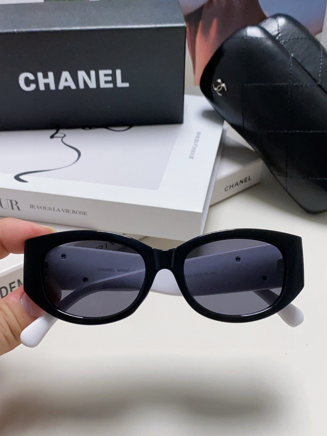 Chanel Oval Silver Lens Sunglasses for Men & Women - 867099 - detail image 3