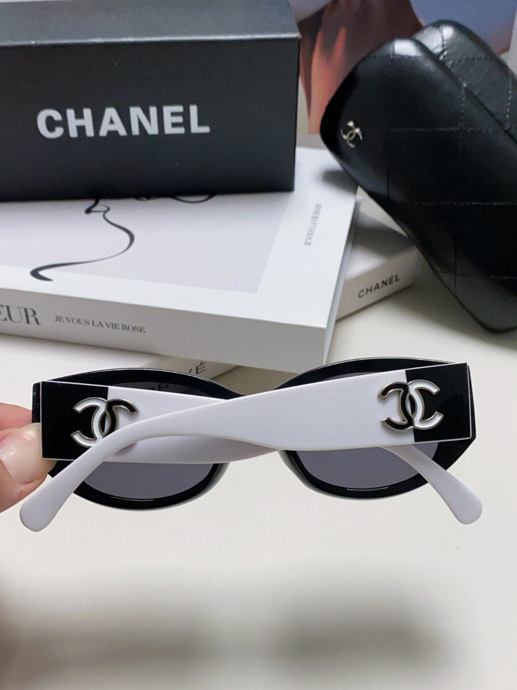 Chanel Oval Silver Lens Sunglasses for Men & Women - 382158 - detail image 4