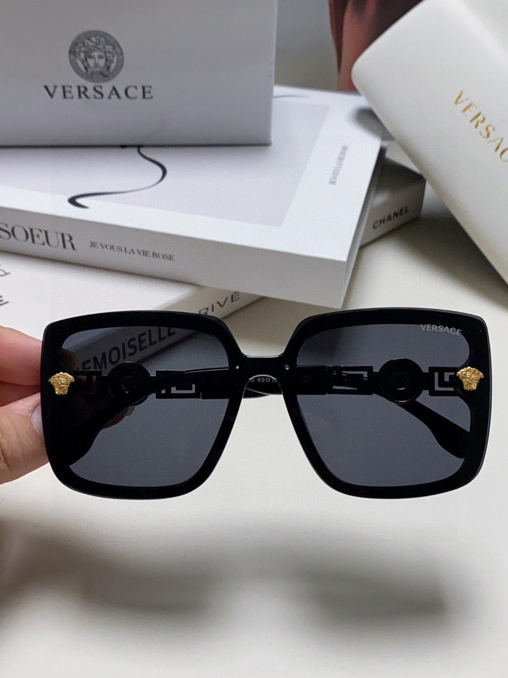 Versace Polarized Fashion Black Lens Sunglasses for Men & Women - 399329 - detail image 3