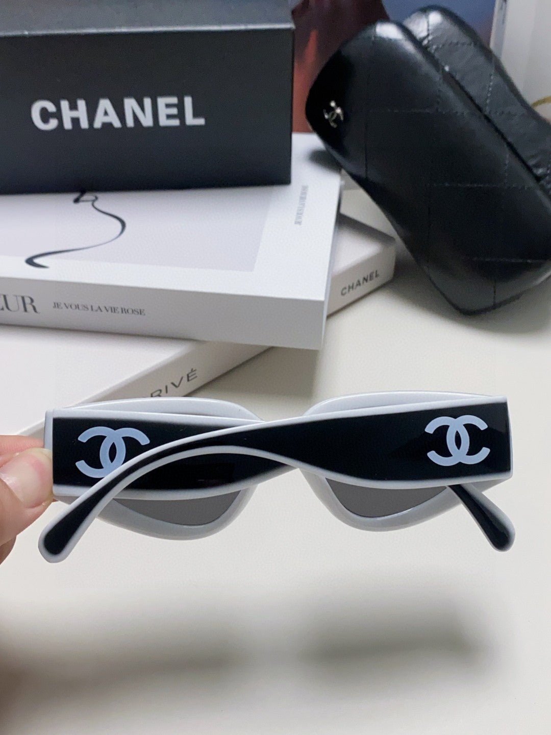 Chanel Cat-Eye Black Lens Sunglasses for Women - 867101 - detail image 4