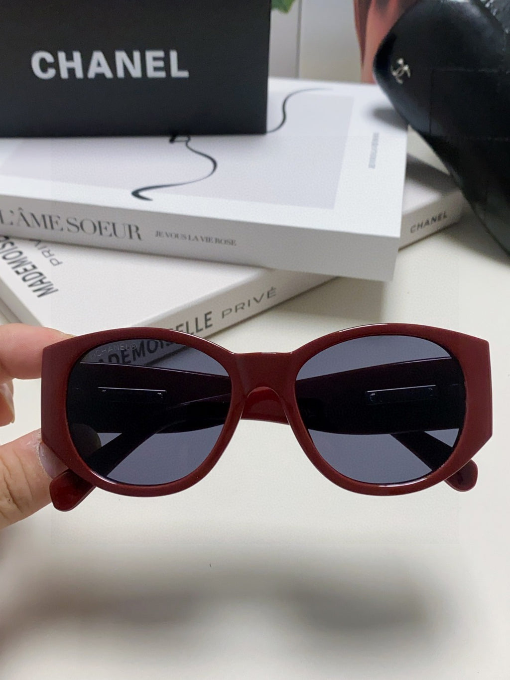 Chanel Polarized Cat-Eye Blue Lens Sunglasses for Women - 866975 - detail image 3