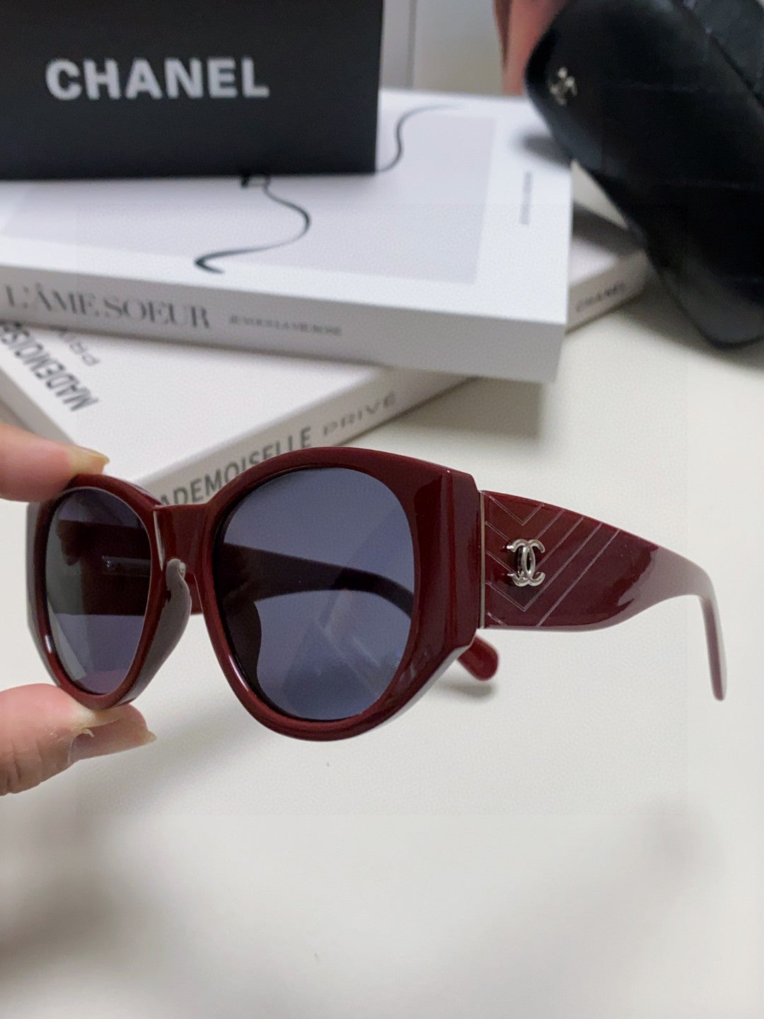 Chanel Polarized Cat-Eye Blue Lens Sunglasses for Women - 866975 - detail image 5