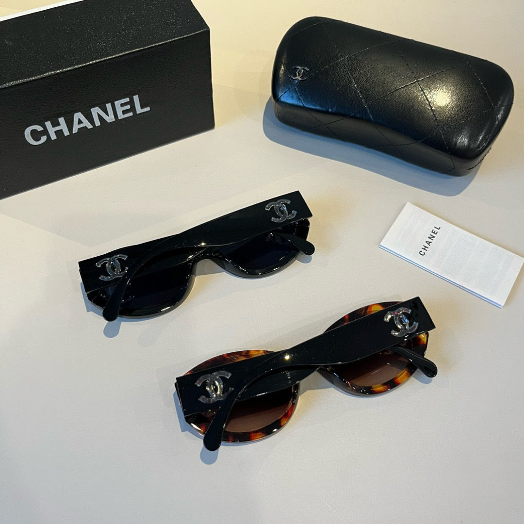Chanel Polarized Fashion Black Lens Sunglasses for Men & Women - 449018 - detail image 11