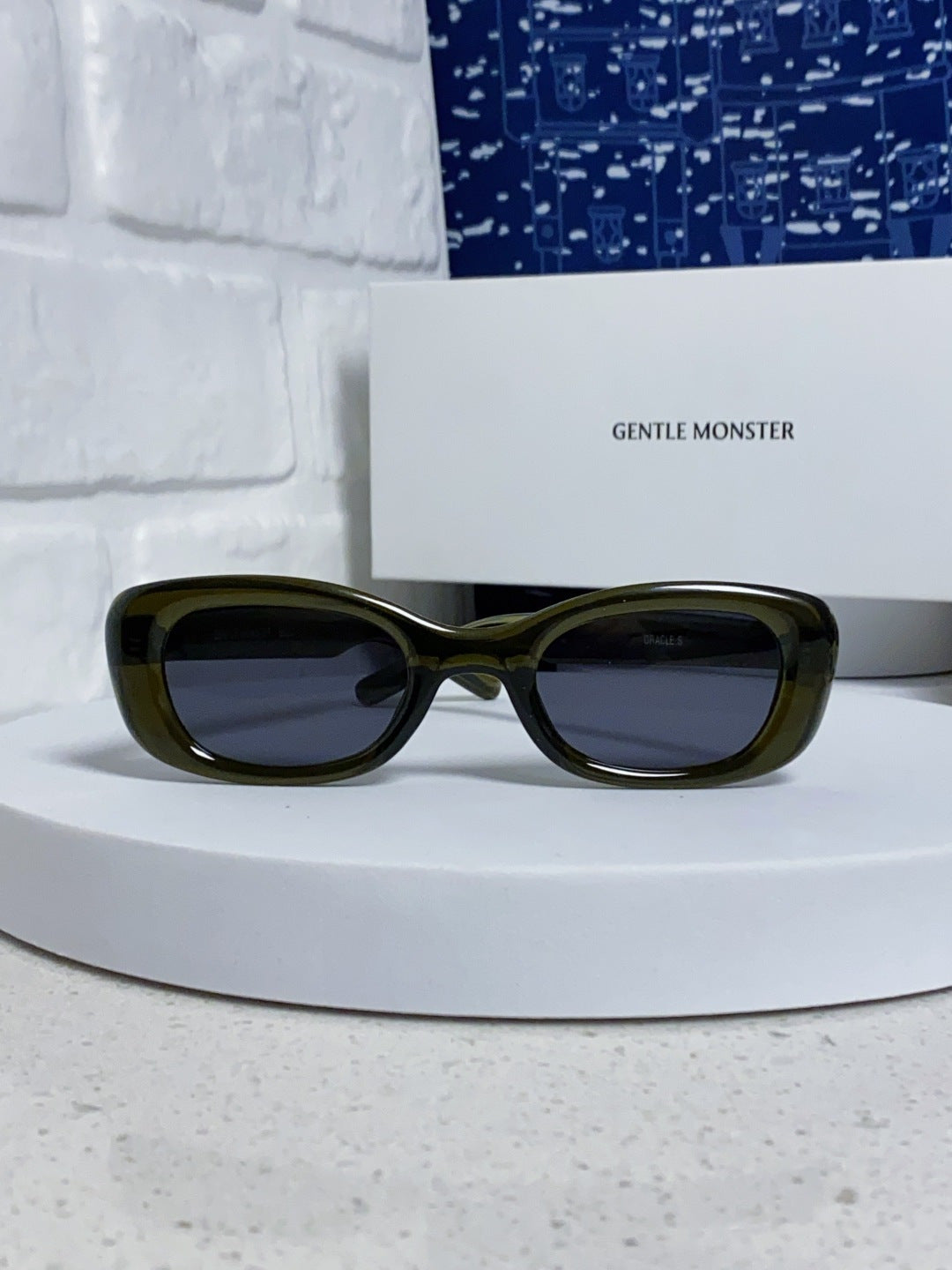 Gentle Monster ORACLE Cat-Eye Black Lens Sunglasses for Women - detail image 2