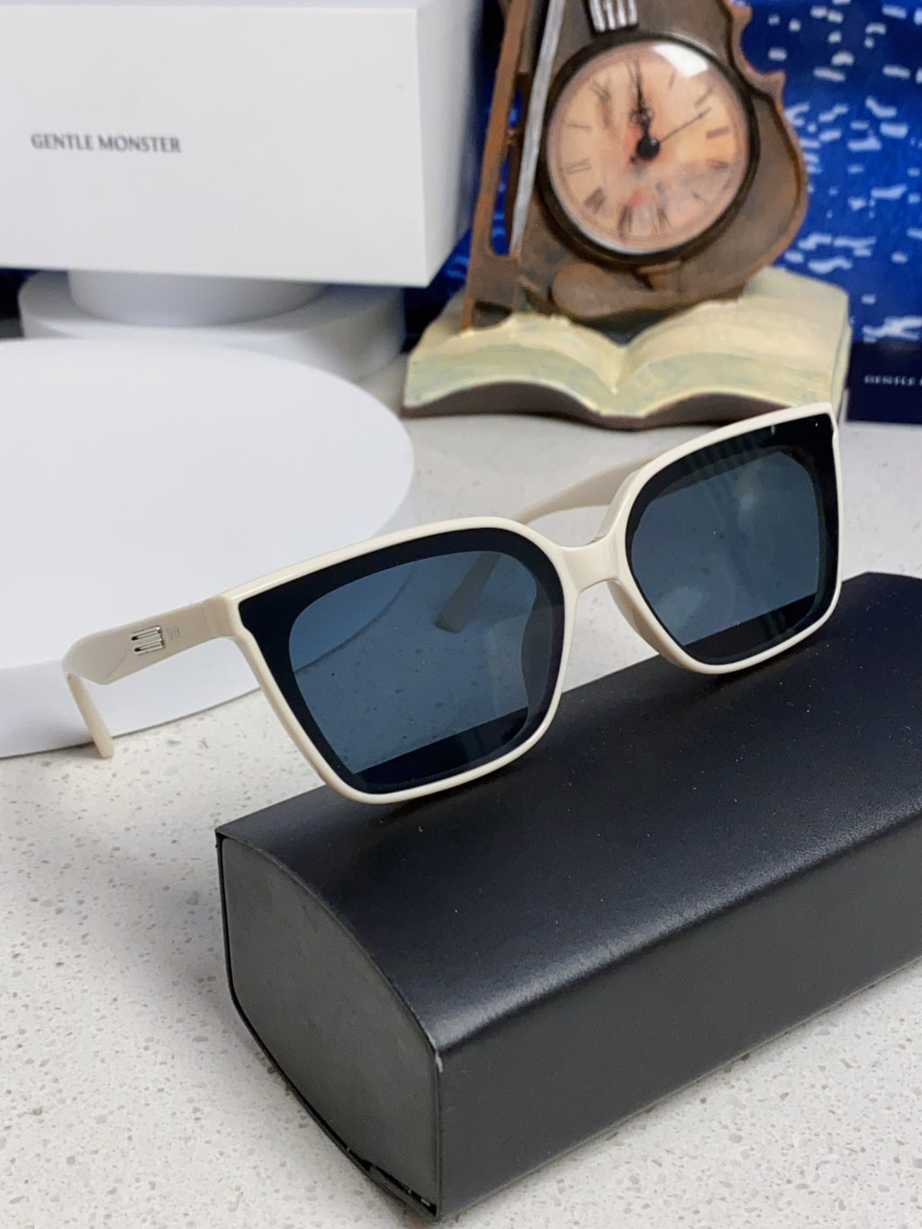 Gentle Monster MONOO Polarized Square Blue Lens Sunglasses for Men & Women - detail image 10