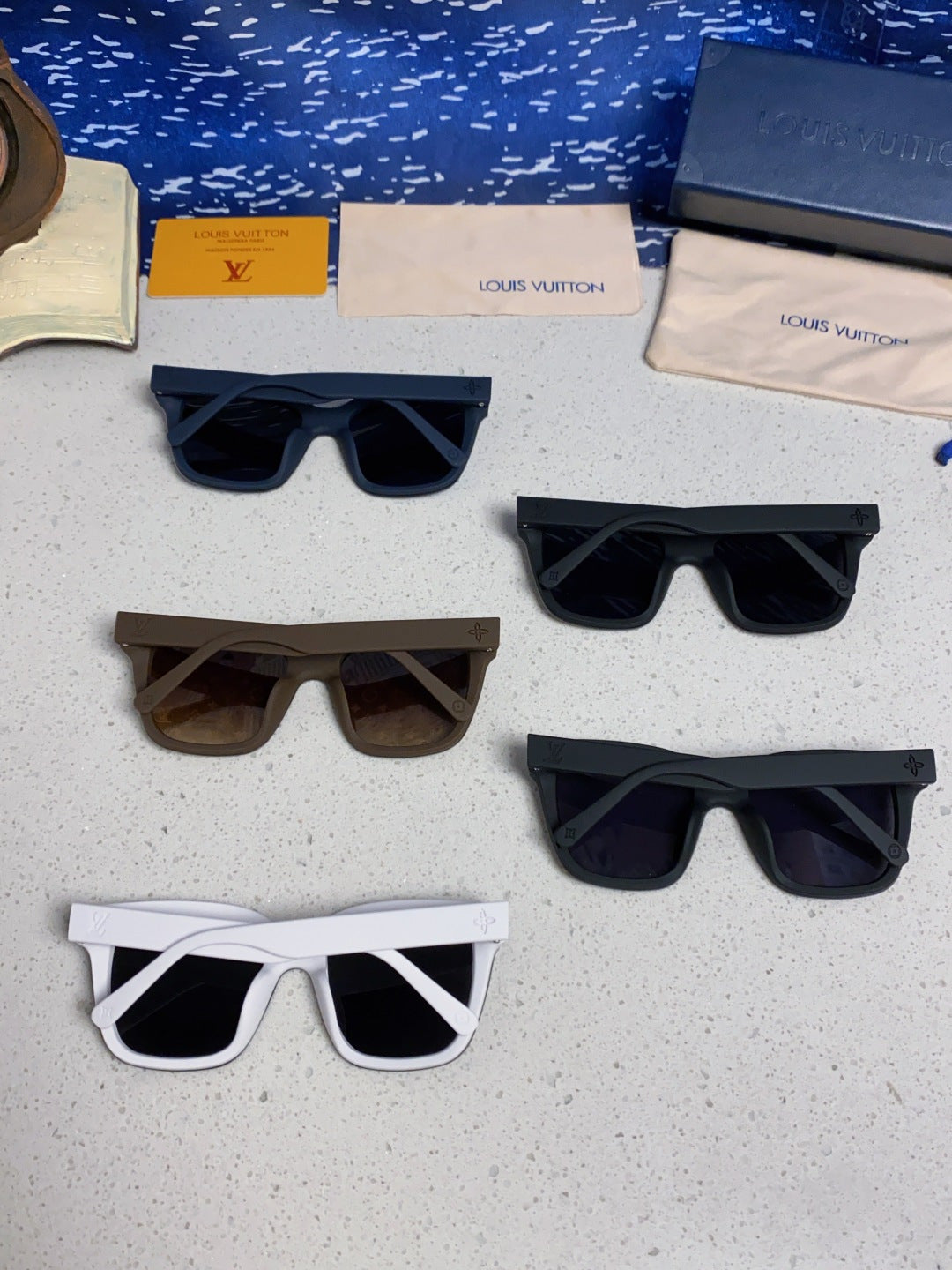 Louis Vuitton Square Gray Lens Sunglasses for Men & Women - 997388 - detail image 11