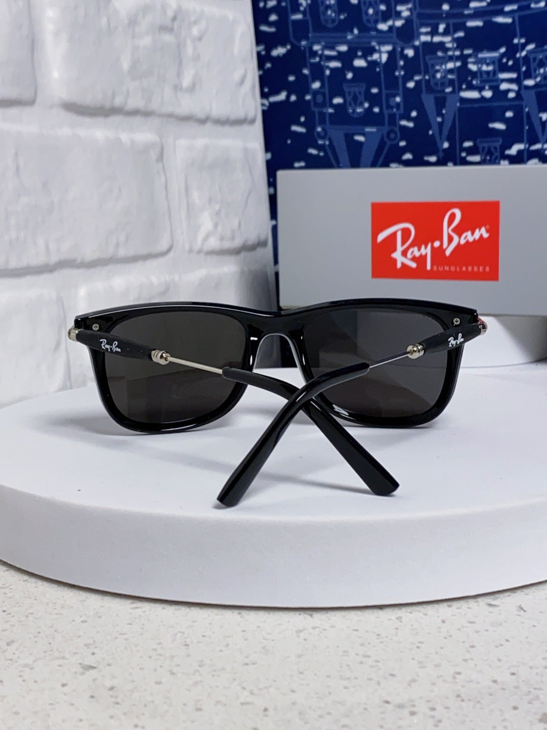 Ray-Ban RB2148 Polarized Square Gray Lens Sunglasses for Men & Women - detail image 3