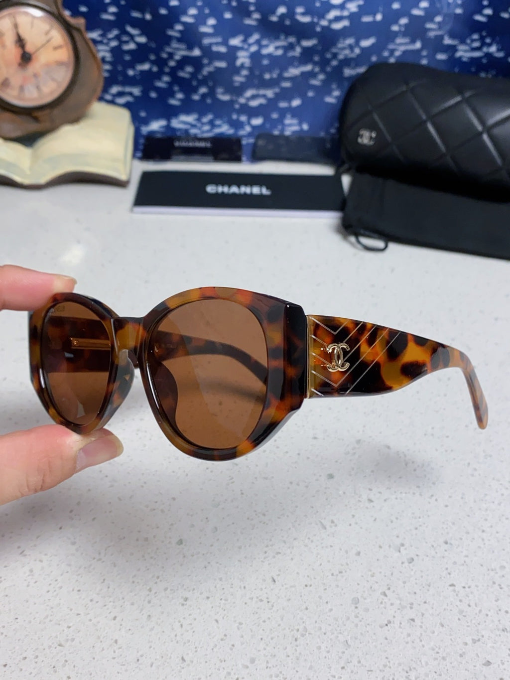 Chanel Polarized Cat-Eye Brown Lens Sunglasses for Women - detail image 6