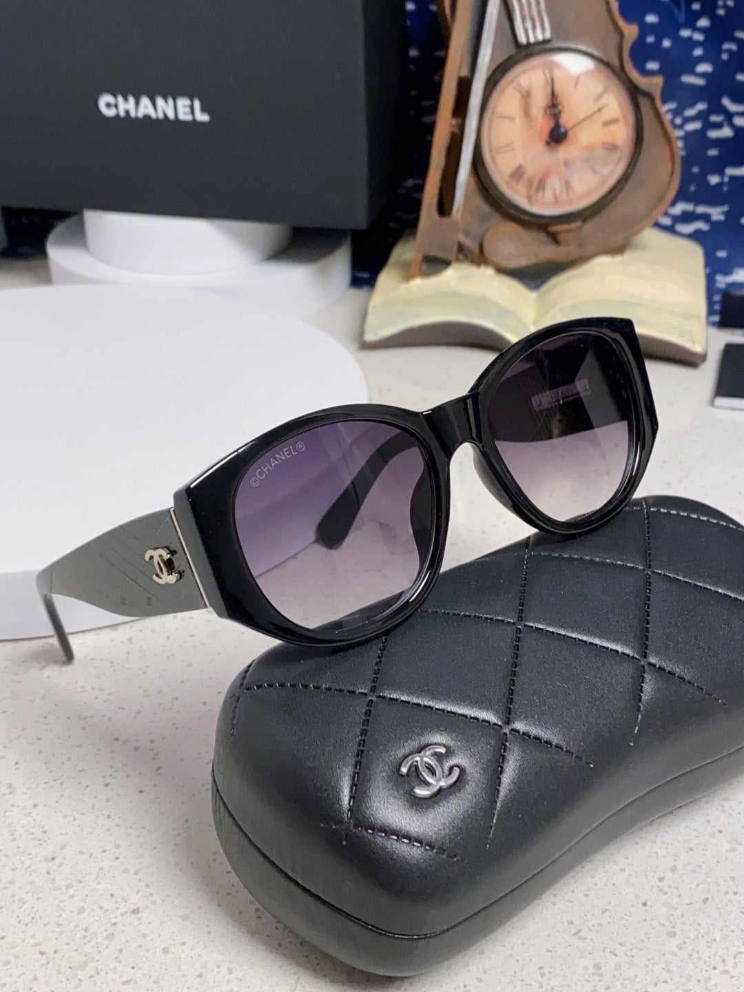 Chanel Polarized Cat-Eye Gray Lens Sunglasses for Women - 158327 - detail image 10