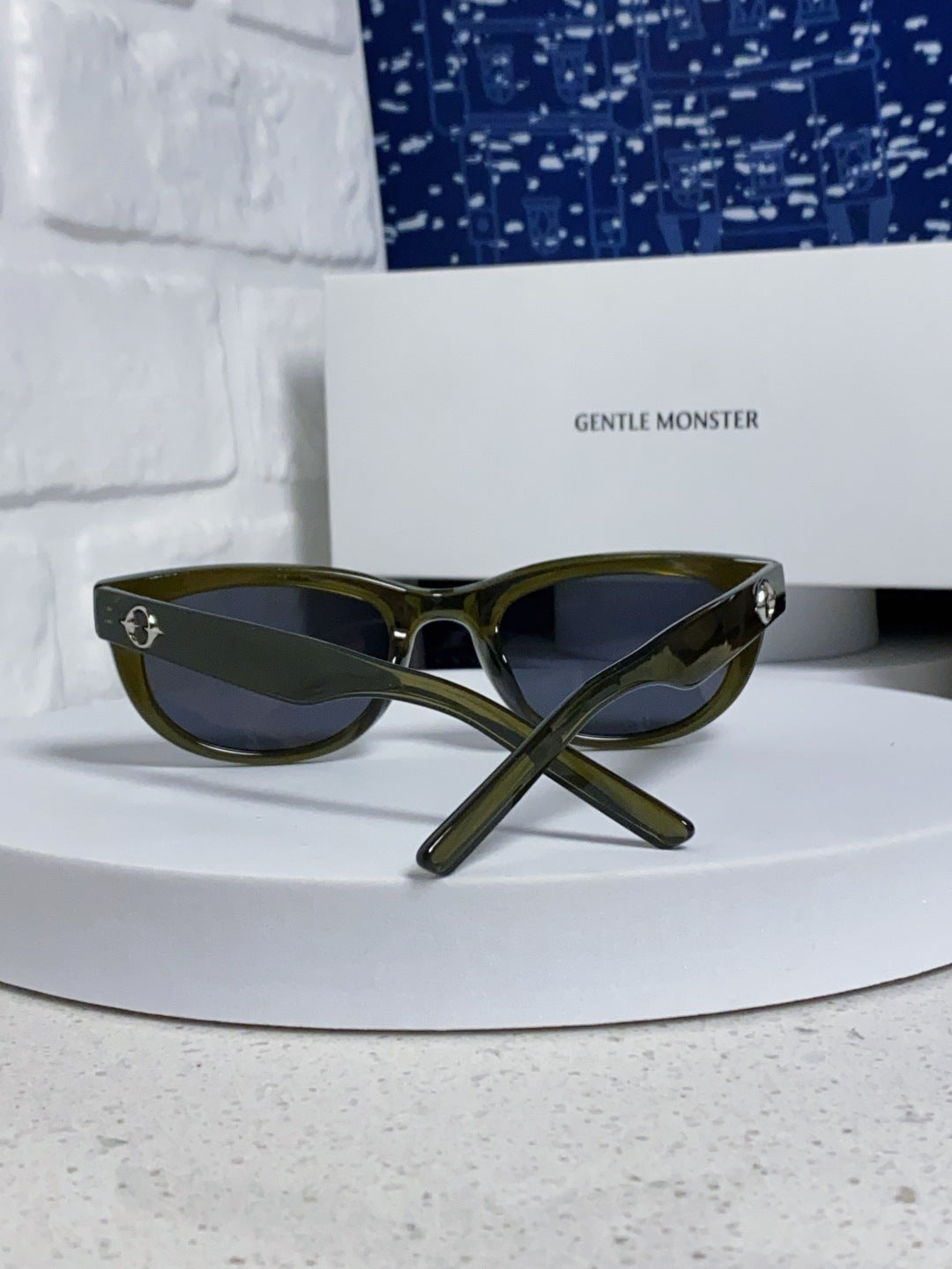 Gentle Monster MONOCHROME Round Black Lens Sunglasses for Women - 158663 - detail image 3