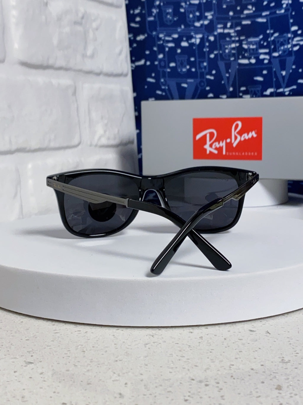 Ray-Ban RB8205 Polarized Fashion Silver Lens Sunglasses for Men - detail image 3