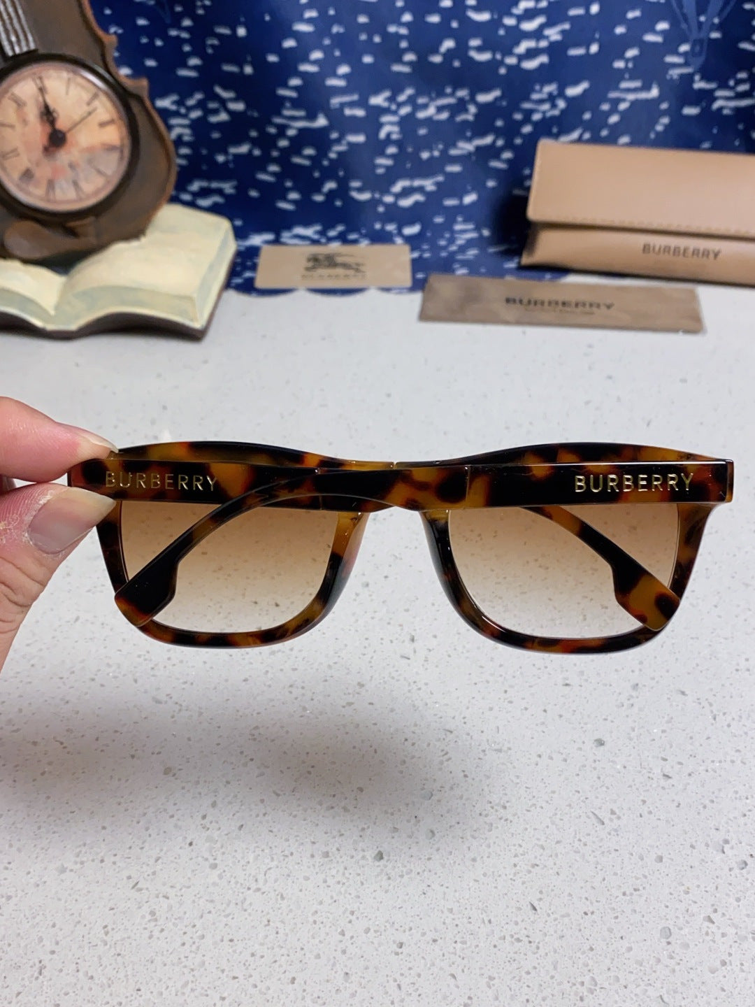 Burberry Folding Fashion Brown Lens Sunglasses for Men & Women - detail image 5