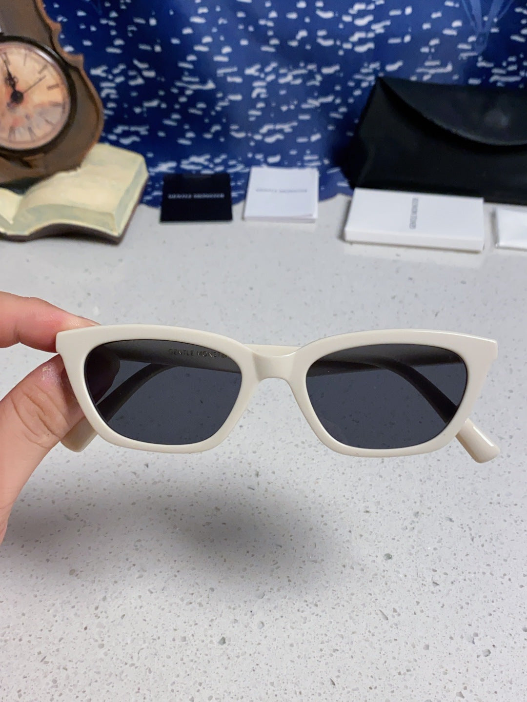 Gentle Monster LOTI Blue-Light Cat-Eye Silver Lens Sunglasses for Men - 432924 - detail image 4