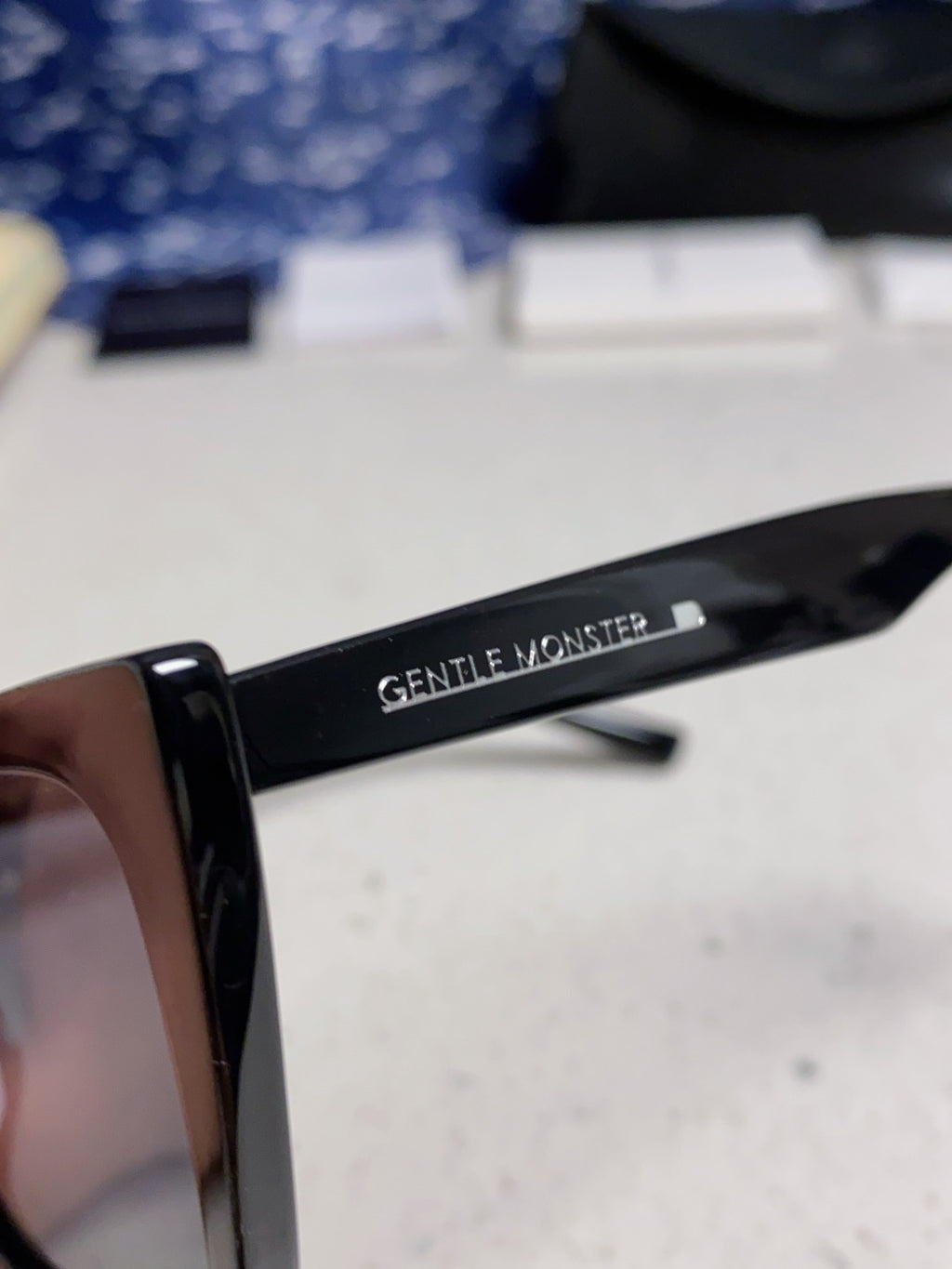 Gentle Monster TALIN Cat-Eye Black Lens Sunglasses for Men & Women - detail image 7