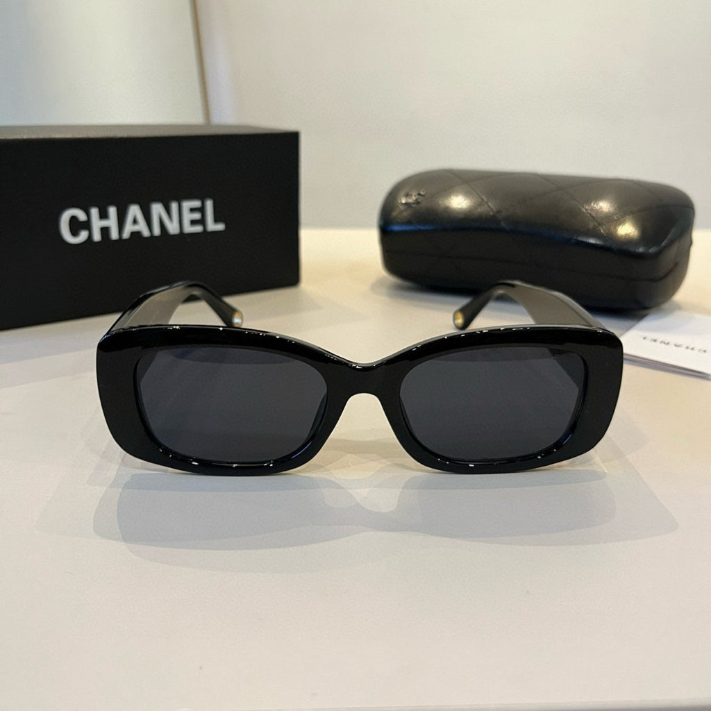 Chanel Oversized Black Lens Sunglasses for Men & Women - 867028 - detail image 2