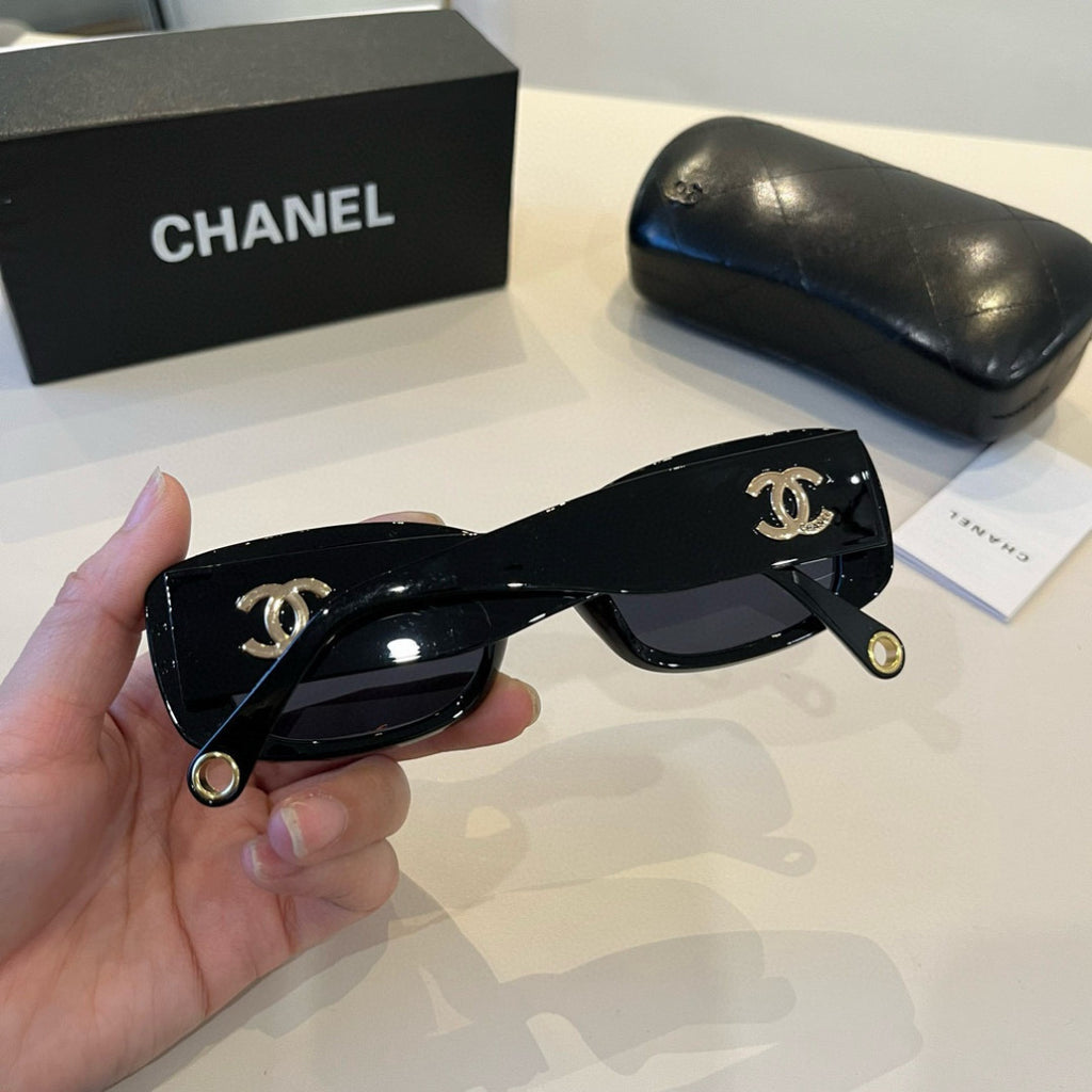 Chanel Oversized Black Lens Sunglasses for Men & Women - 867028 - detail image 6