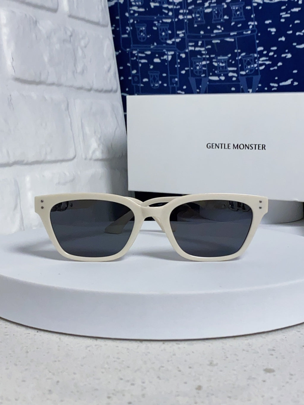 Gentle Monster XOXO Square Silver Lens Sunglasses for Men & Women - detail image 2