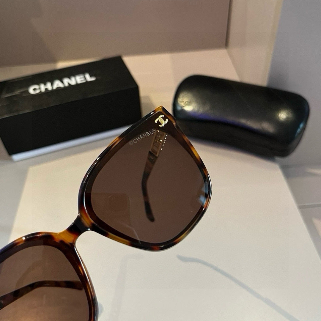 Chanel Oversized Brown Lens Sunglasses for Men & Women - 398517 - detail image 6