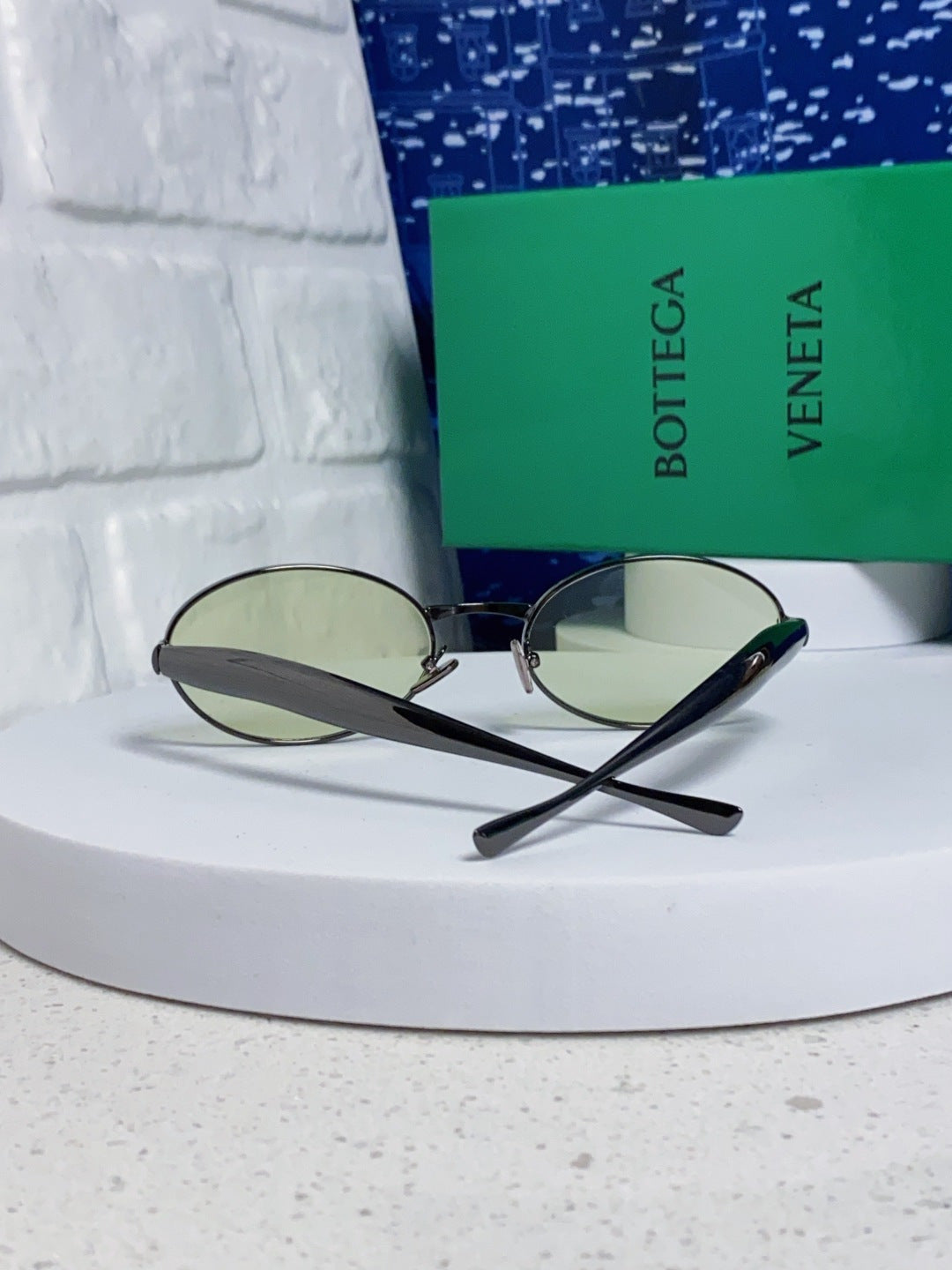 Bottega Veneta BV1386 Oval Silver Lens Sunglasses for Men & Women - 416442 - detail image 3