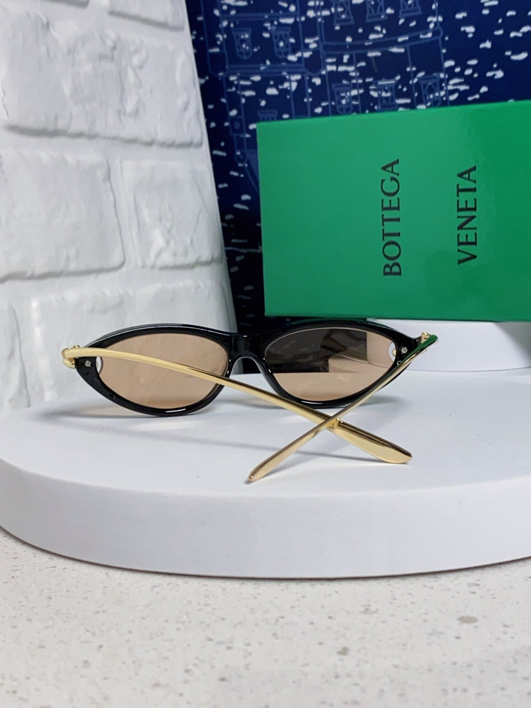 Bottega Veneta BV1390 Cat-Eye Gold Lens Sunglasses for Women - 358862 - detail image 3
