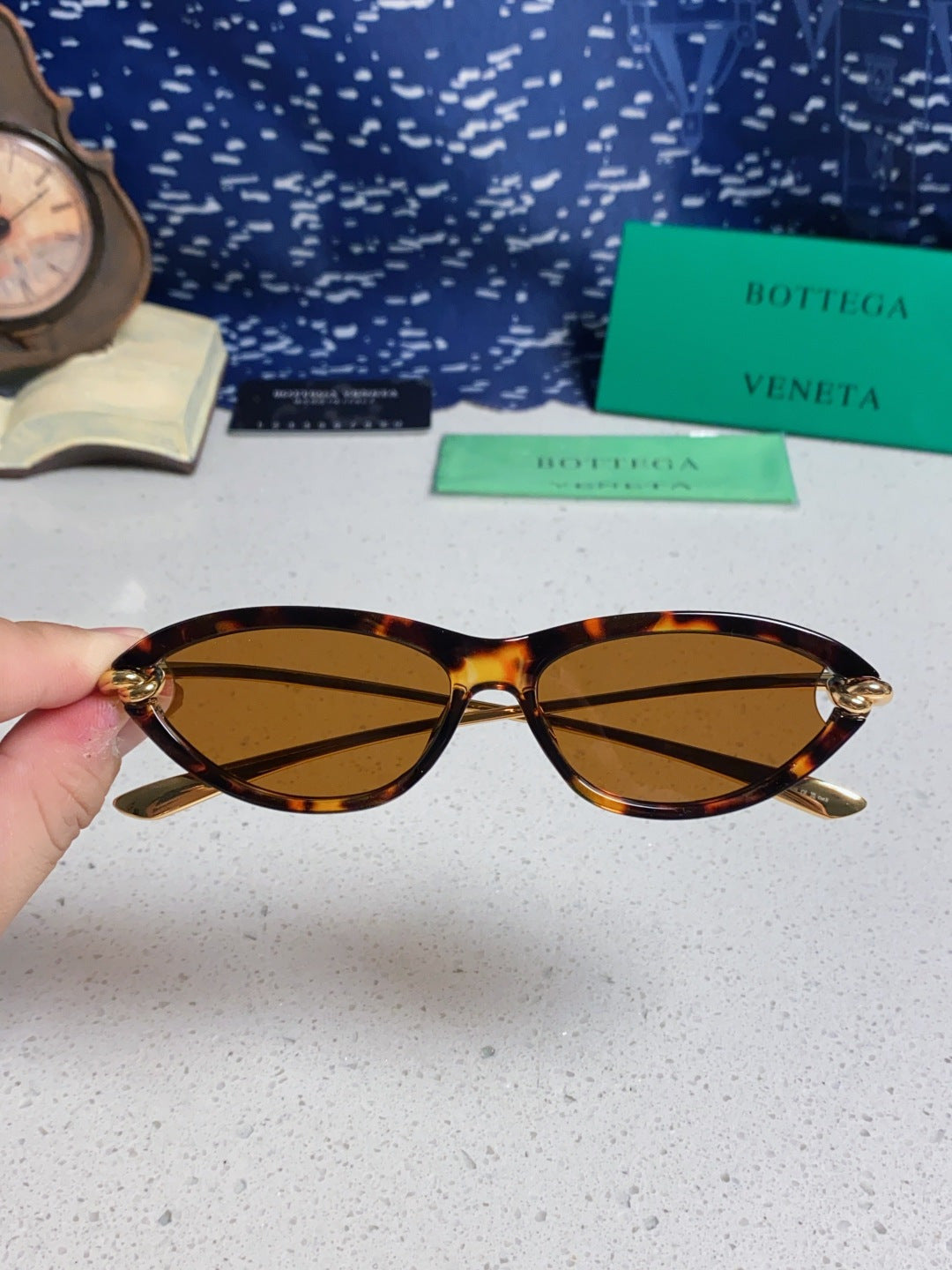 Bottega Veneta BV1390 Cat-Eye Brown Lens Sunglasses for Women - 358866 - detail image 4