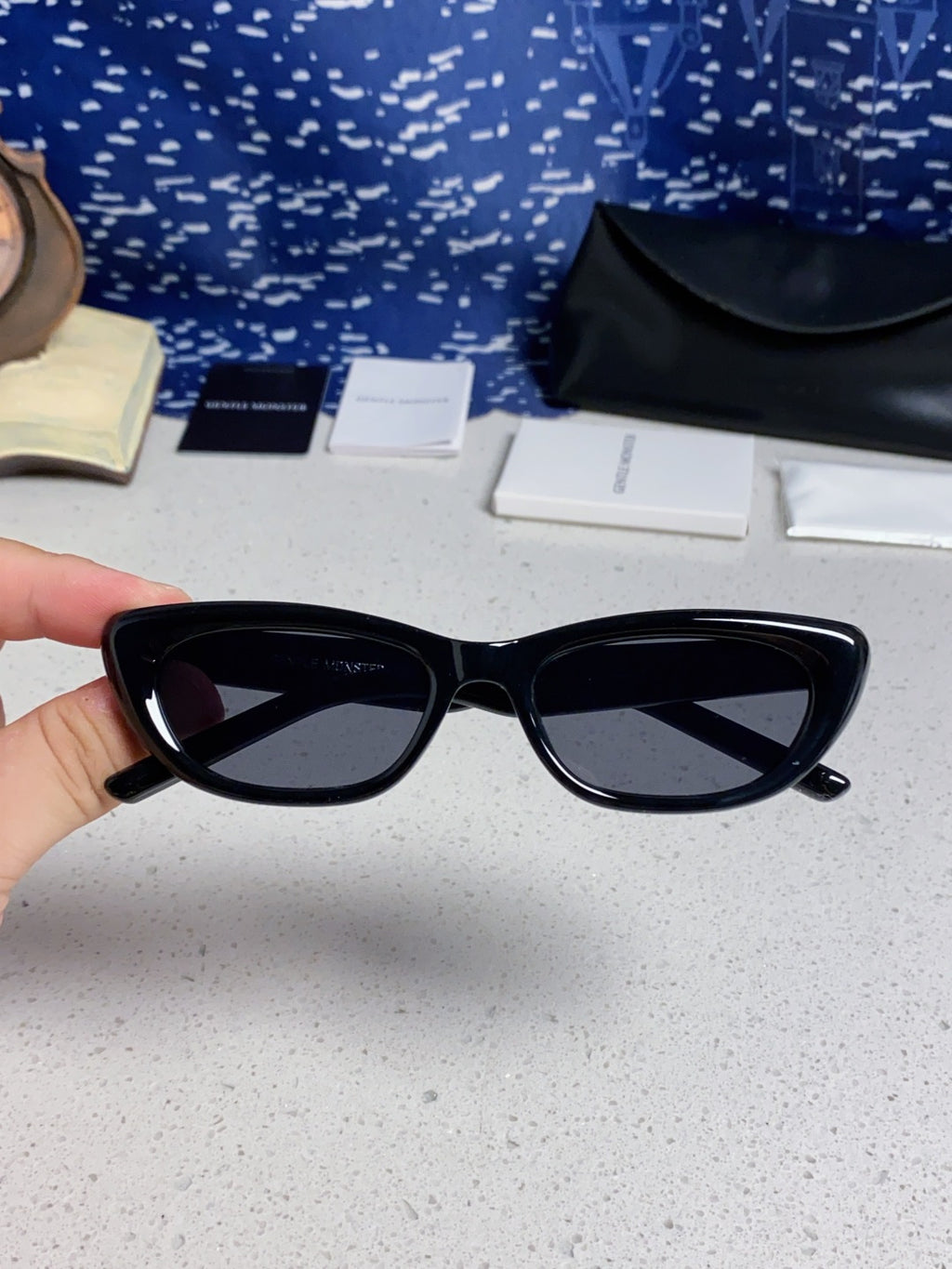 Gentle Monster 27AND7 Cat-Eye Black Lens Sunglasses for Men & Women - detail image 4