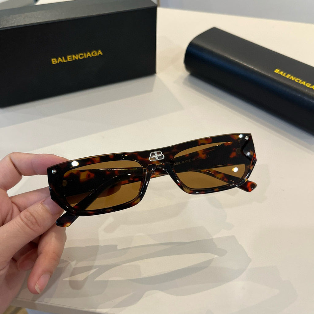 Balenciaga Rectangular Brown Lens Sunglasses for Men & Women - 432548 - detail image 4