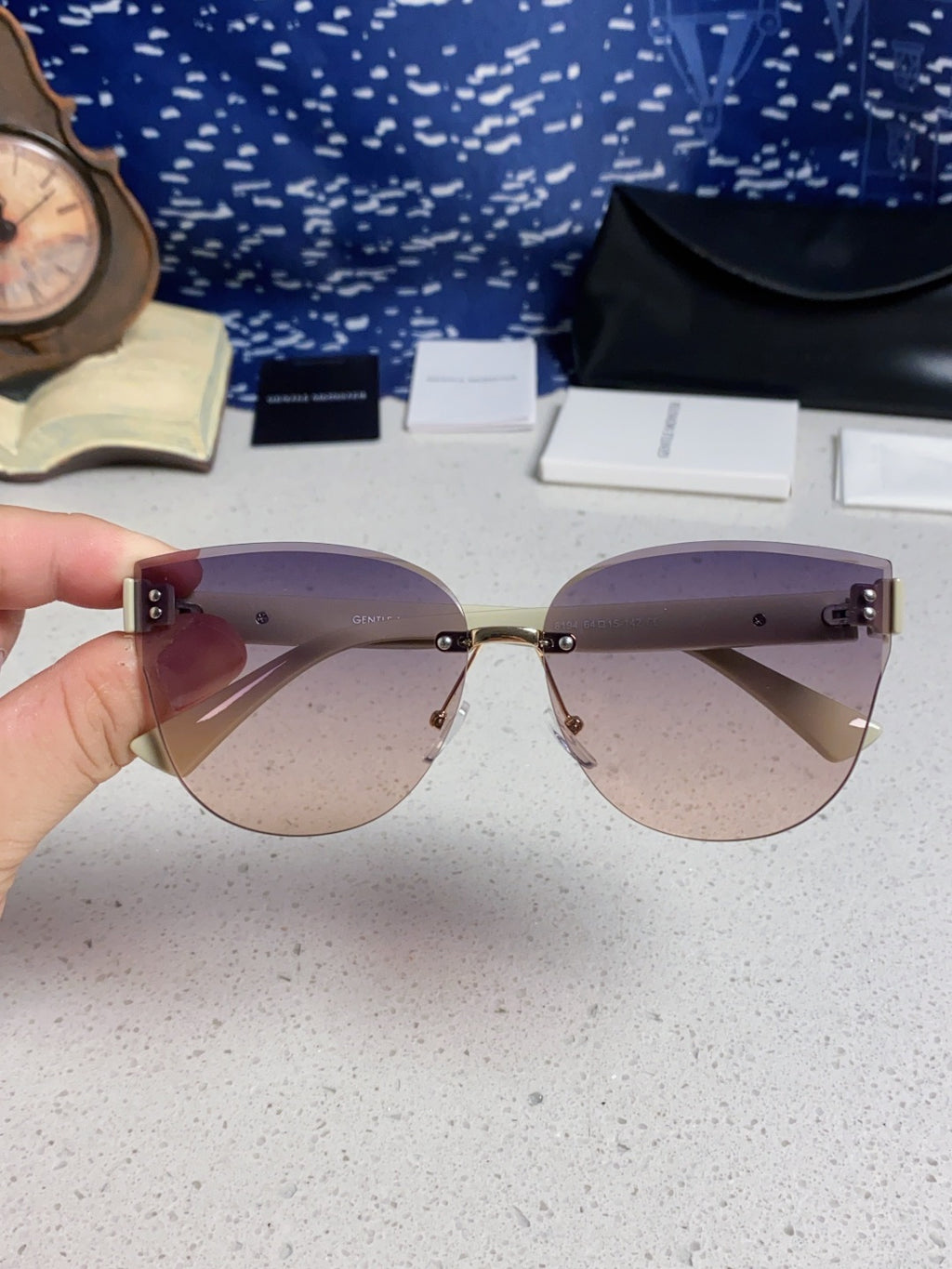Gentle Monster 8194 Lightweight Rimless Silver Lens Sunglasses for Women - detail image 4