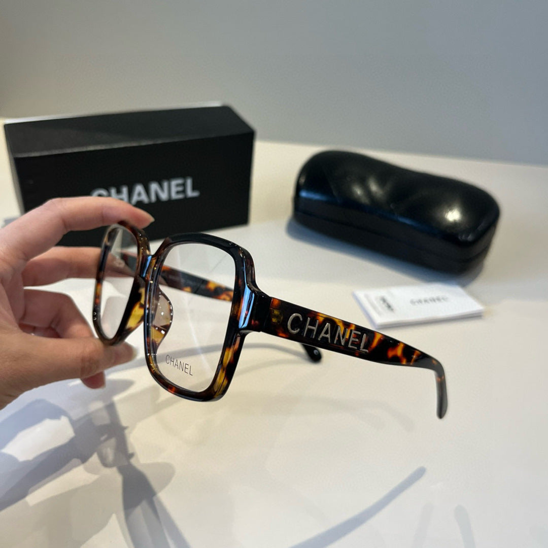 Chanel Oversized Silver Lens Sunglasses for Men & Women - 415204 - detail image 4