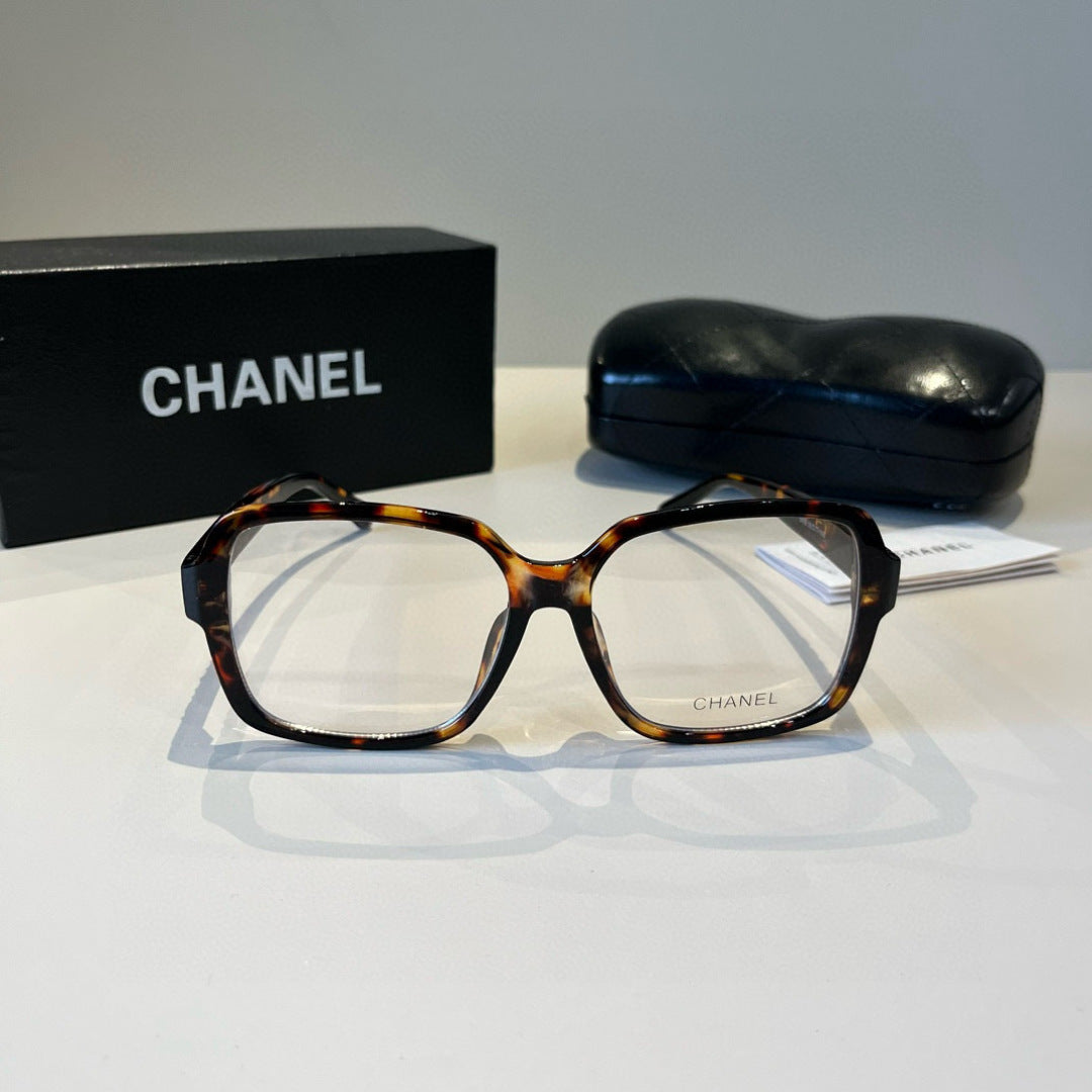 Chanel Oversized Silver Lens Sunglasses for Men & Women - 415204 - detail image 2