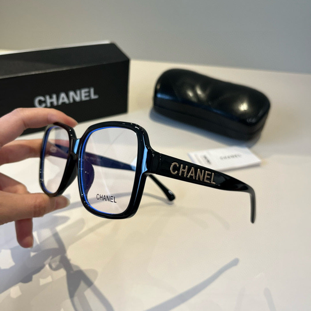 Chanel Oversized Black Lens Sunglasses for Men & Women - 415205 - detail image 4
